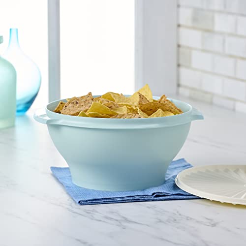 Tupperware Heritage Collection 17.25 Cup Bowl with Starburst Lid - Light Blue Vintage Color